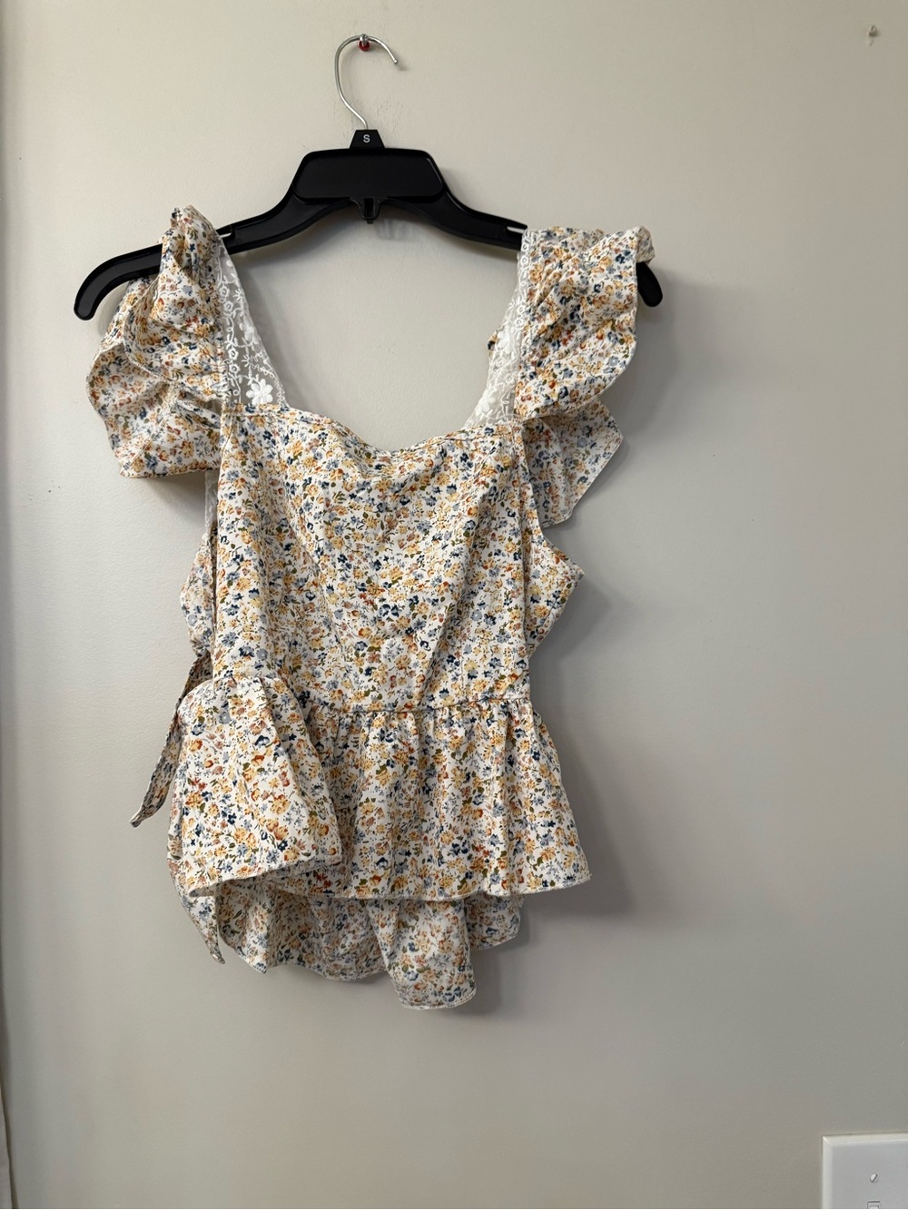 SHEIN Two Tops - Picture 5 of 5